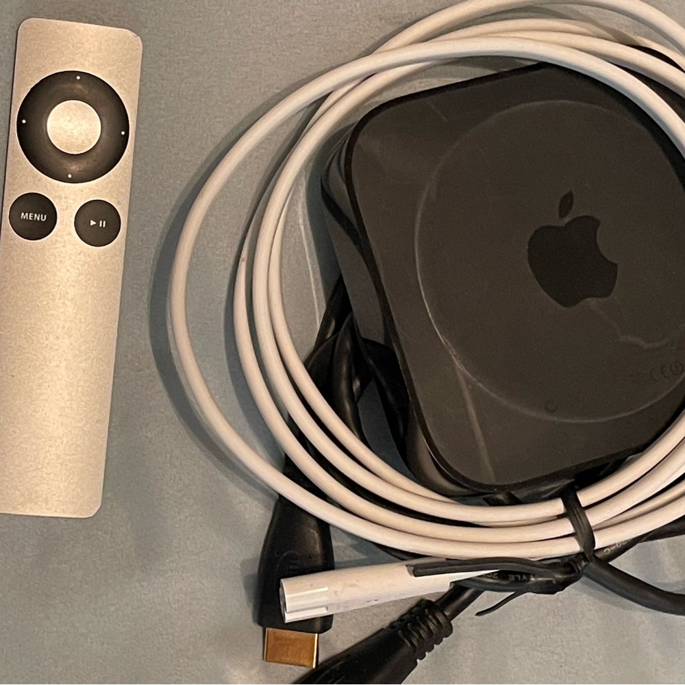 Apple TV - Picture 3 of 5